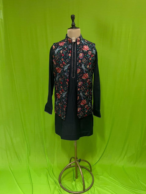 BLACK WAISTCOAT KURTA SET WITH KASHMIRI EMBROIDERY